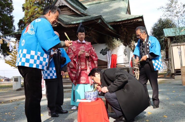 竈門神社例祭式典に参加する市長の写真