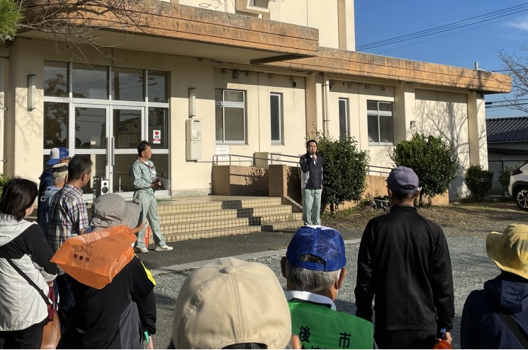 西牟田小学校区クリーン作戦の写真