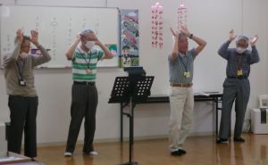 男性スタッフによる手遊び