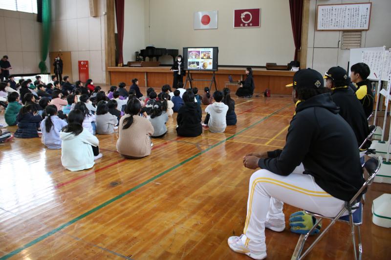 ホークス選手の母国を学ぶ