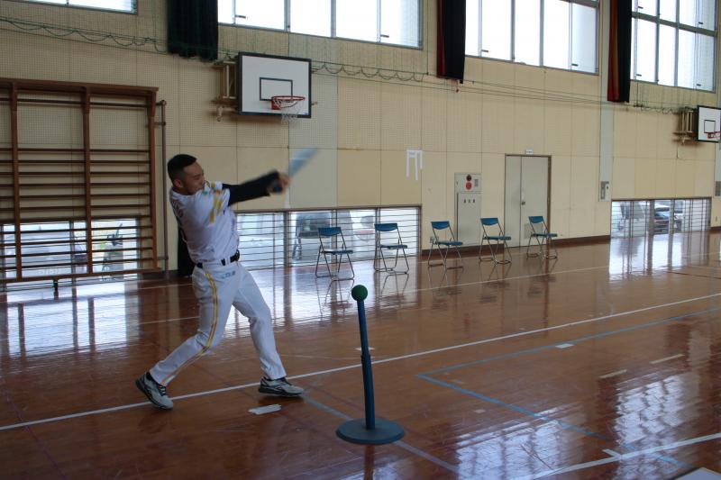 宮里選手のティーバッティング