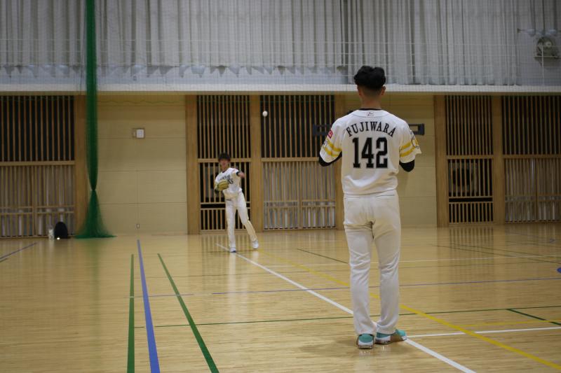 選手のキャッチボール