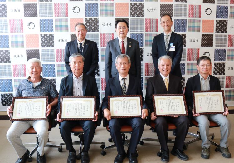 退任行政区長感謝状贈呈式