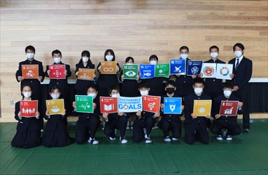 県立八女高等学校の生徒たち写真 県立八女高等学校の生徒たち写真