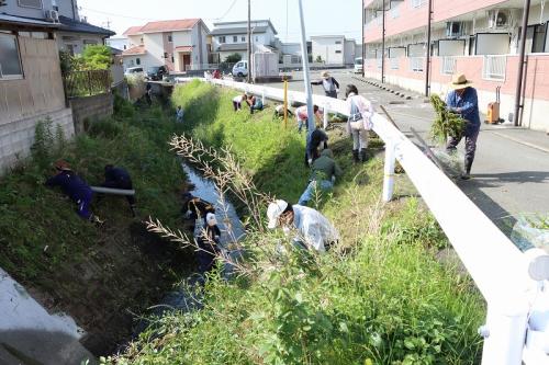 清掃作業の写真 清掃作業の写真