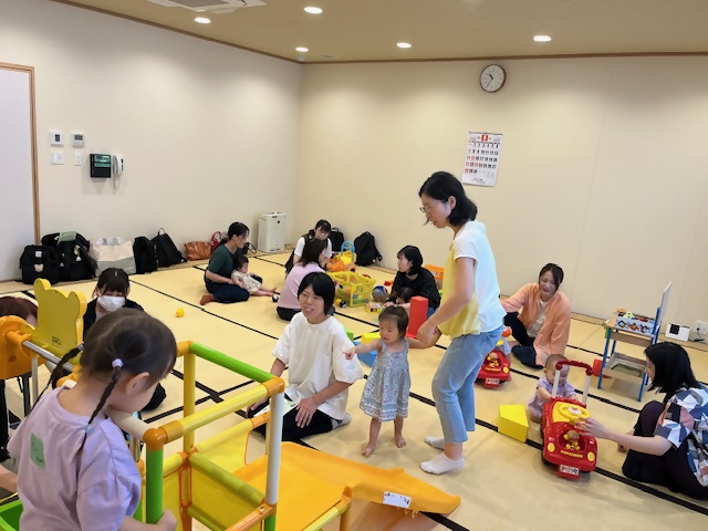 おもちゃで遊ぶ様子②