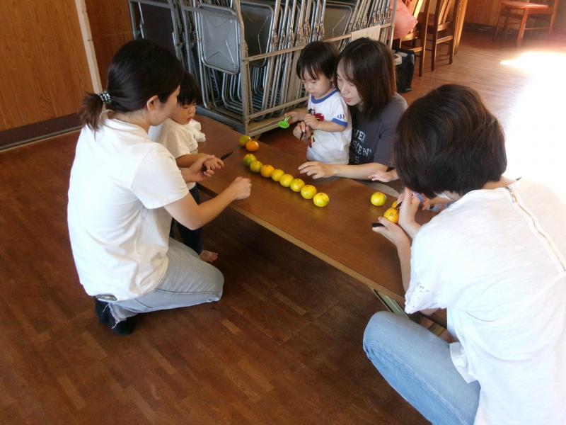 みかんにお絵描きの様子